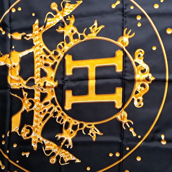 Women's Hermes Scarf - Picture 2 of 12